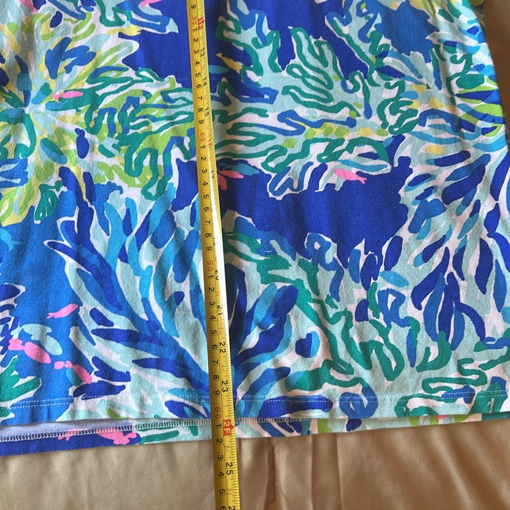 Lilly Pulitzer Vibrant Tropical Print V-Neck Top - Picture 5 of 7